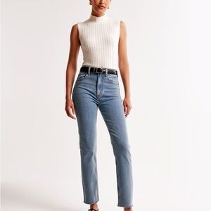Abercrombie ultra high rise ankle straight Jean, Short